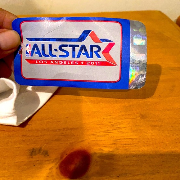 Short sleeve crew neck 2011 nba all star shirt featuring Disney characters - Picture 4 of 7